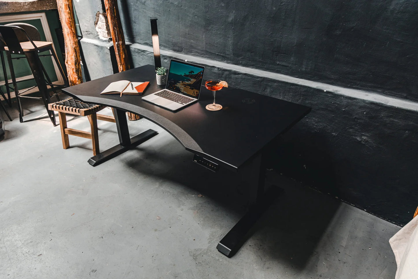 EVIS Intelligent Desk